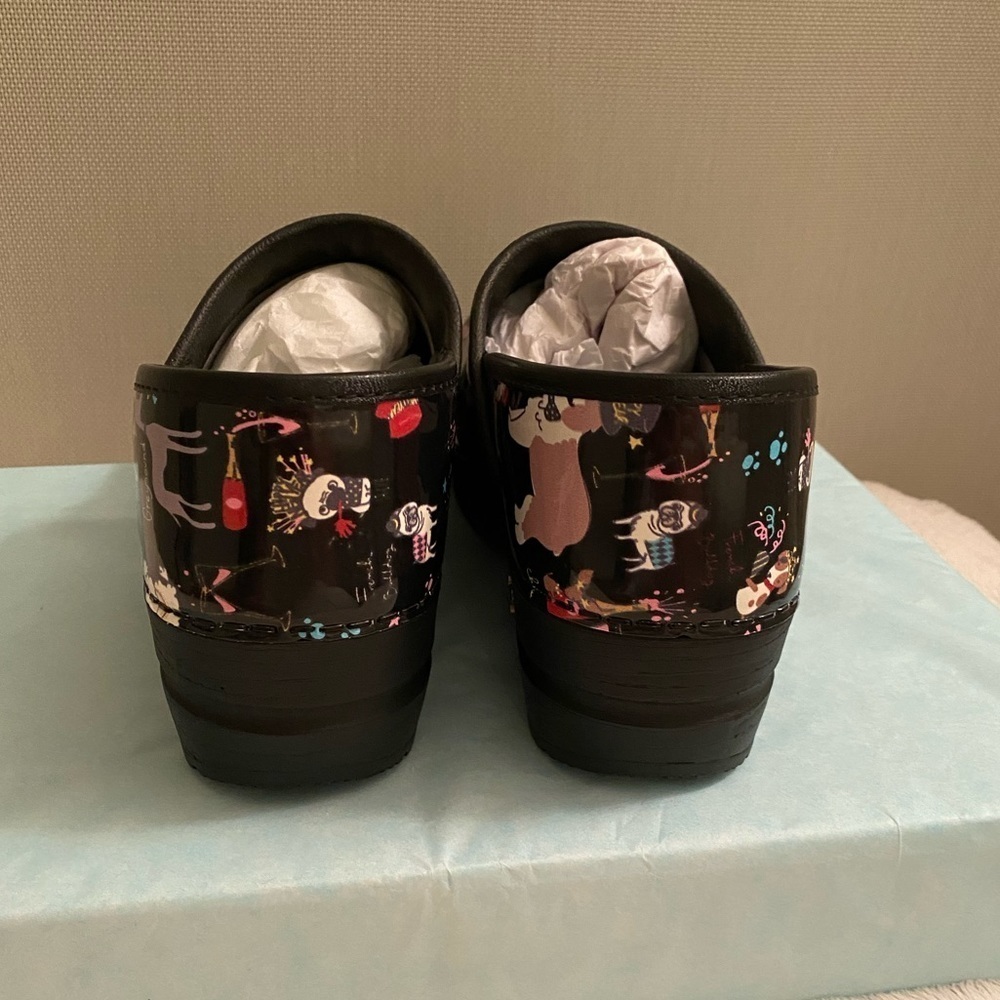 Koi By Sanita Women's Fancy Party Patent Leather Nursing Clogs BRAND NEW - Picture 4 of 11